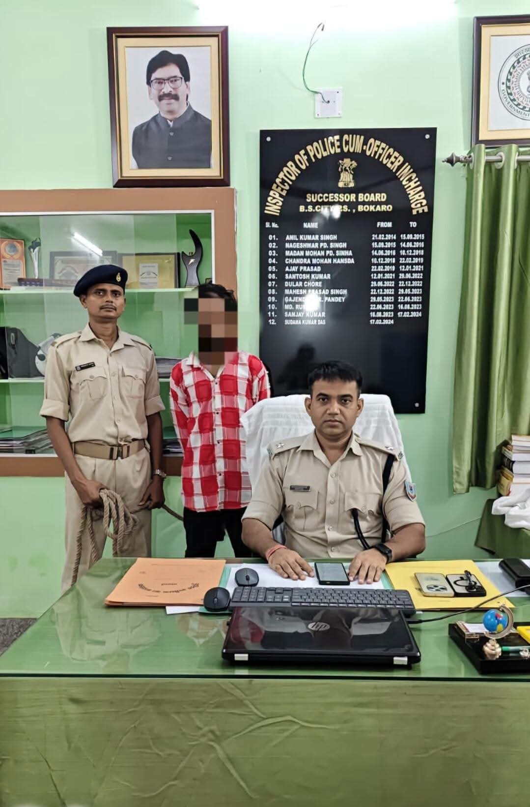 आरोप एक जैसे, लेकिन चेहरों पर अलग रवैया! बोकारो पुलिस की कार्रवाई पर उठे सवा
