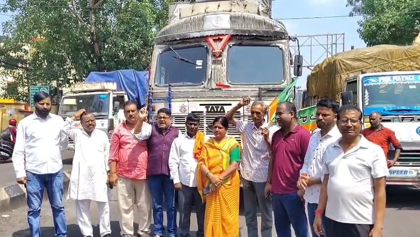 झारखंड बंद का बेरमो में व्यापक असर, फुसरो-जैनामोड़ सड़क जाम