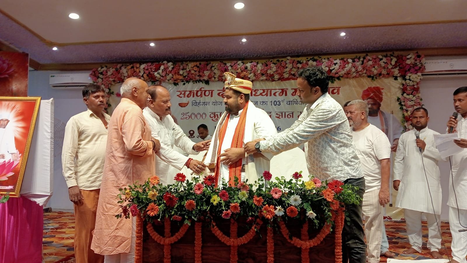 कथारा में संत प्रवर विज्ञानदेव जी महाराज का भव्य स्वागत, उमड़ा हजारों श्रद्धालुओं का जनसैलाब
