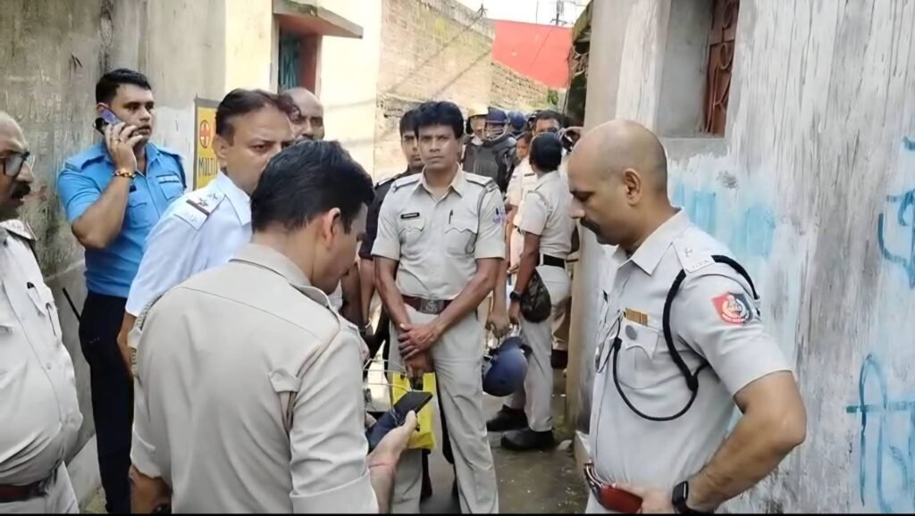 कुल्टी में साइबर अपराध गिरोह के खिलाफ पुलिस की कार्रवाई